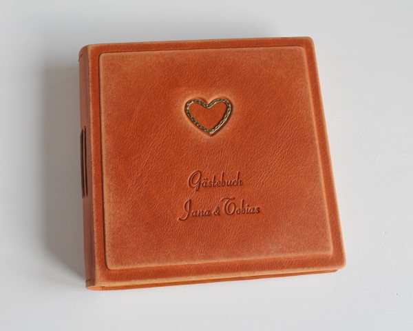 Gästebuch - Album "Herz" aus grauem Büffelleder, mittelgroß